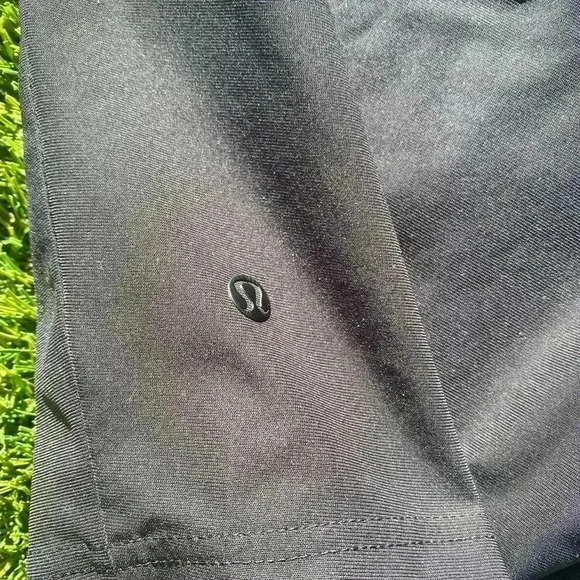 Lululemon mens black shorts size 34 - Picture 6 of 6